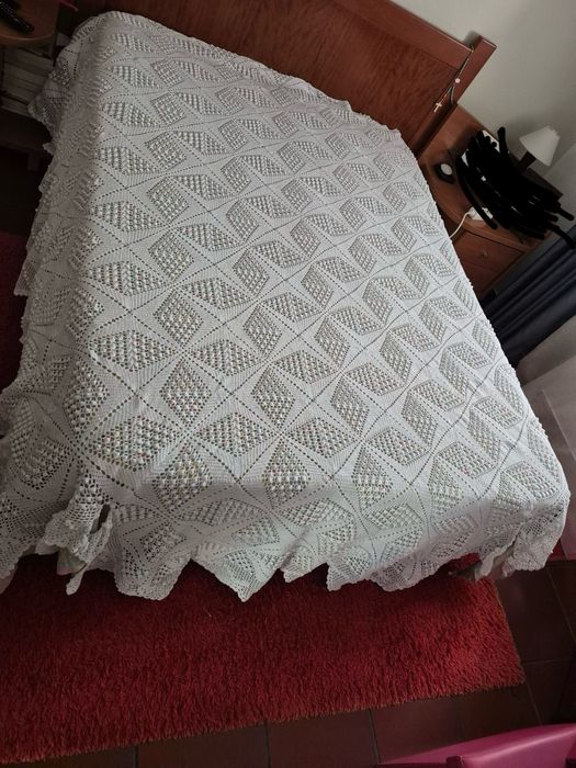 Colcha de renda em croche para cama de casal feita á mão