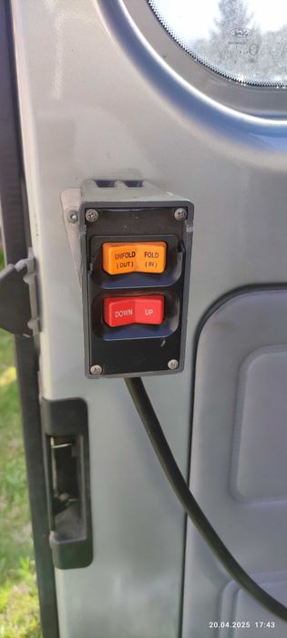 Ліфт в автомобіль для інвілідів BraunAbility, підйомник для візків