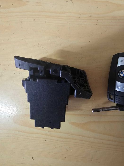 Stacyjka Kluczyk Karta Gniazdo BMW E90 E91 E92 E93 E60 E81 E87 E88