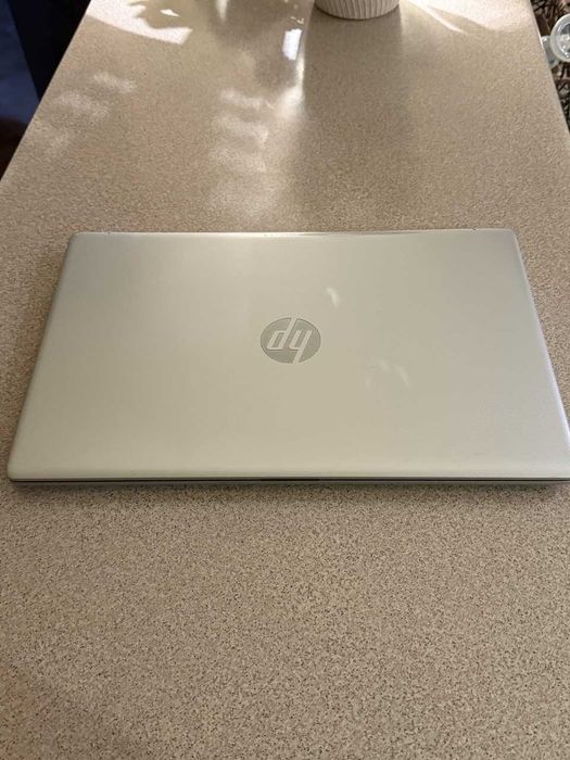 Laptop HP 17" i3-1125G4 12GB ram 512GB ssd super stan