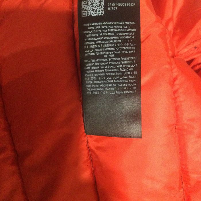 Пуховик Guess. Размер L-2 XL