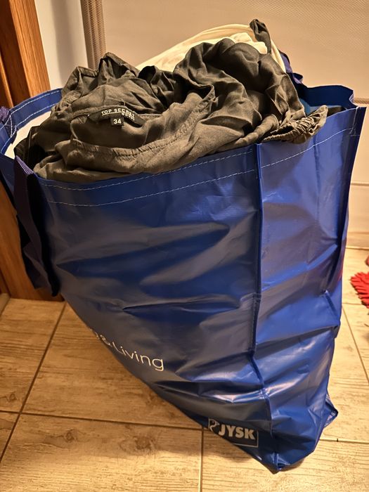 Torba damskich ubrań