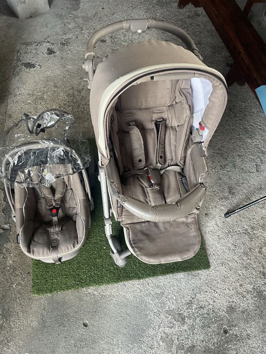 Carrinho trio com 2 iso fixos Bebecar