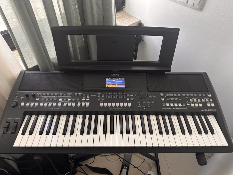Teclado Yamaha sx600