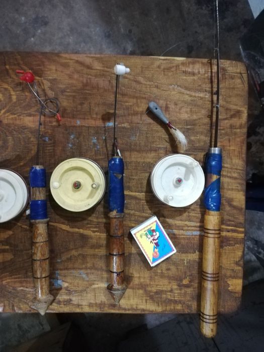 Ледоруб и пешня, все для зимней рыбалки