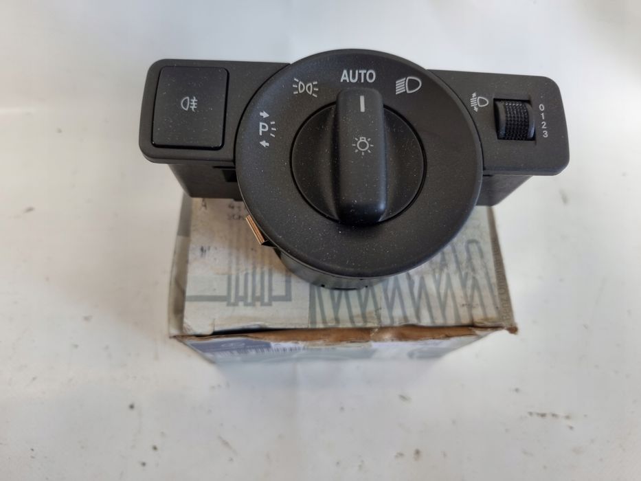mercedes vito a447 przełącznik świateł a4479058100