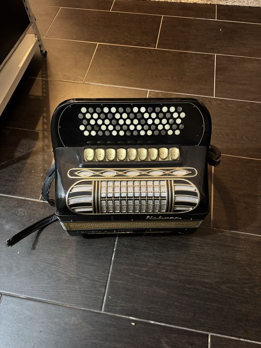 Hohner Riviera II