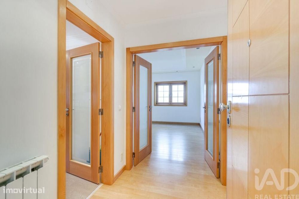 Apartamento T2 em Carcavelos e Parede de 94,00 m2