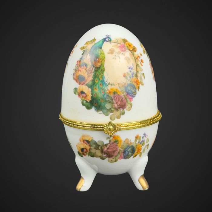 Porcelanowa szkatułka puzderko jajko paw kwiaty B61/050610