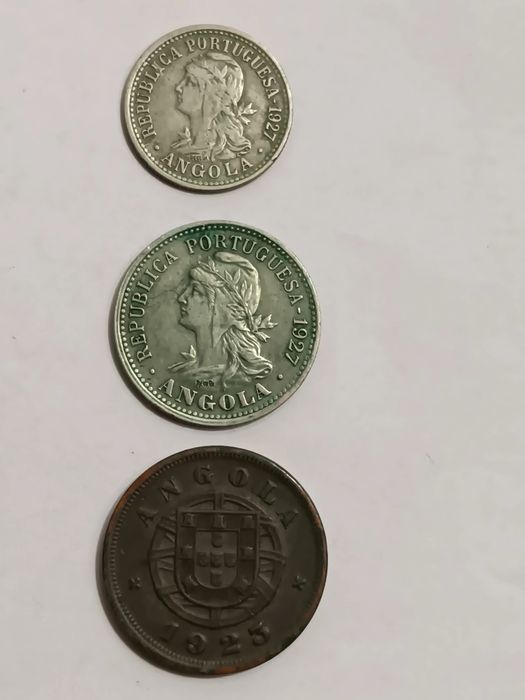 5 moedas de Angola  diversas e com valores diferentes