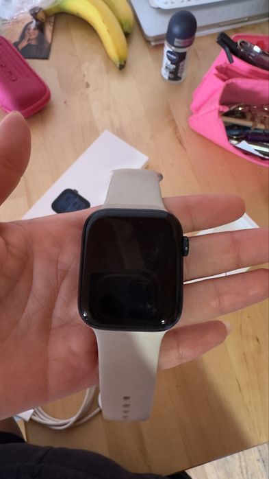 Apple Watch SE 3, 44 mm, GPS, modelo A3325.