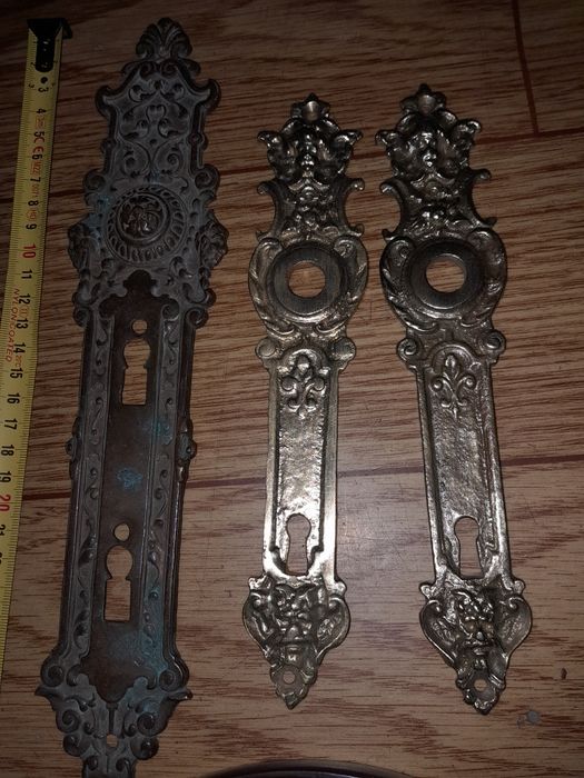 5 starych mosięznych szyldow I klamek