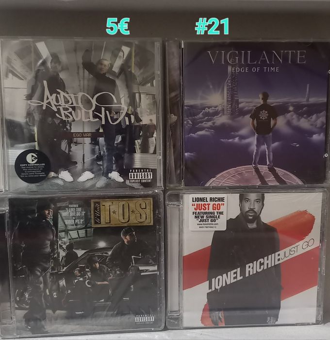 Cds de vários géneros