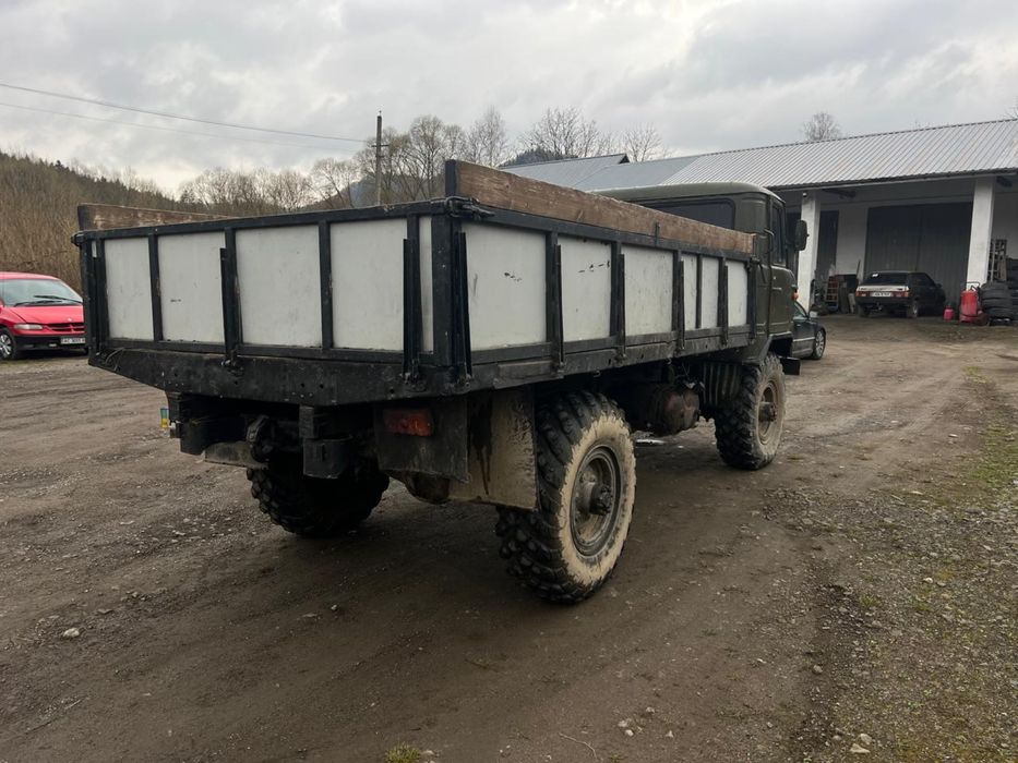 Газ 66 бортовий.