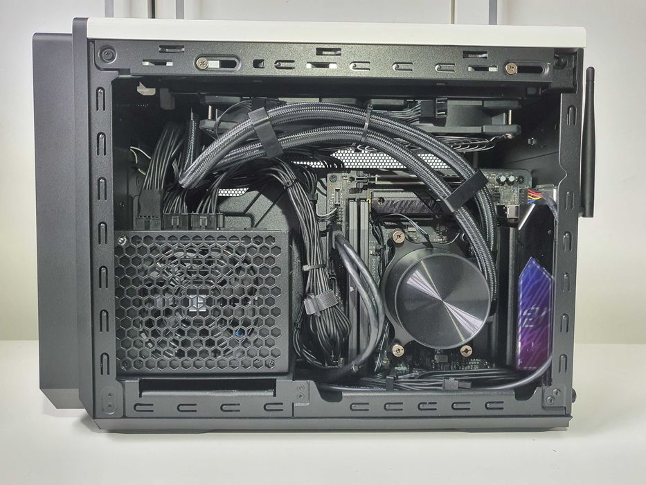 Новий ігровий mini itx ПК | Ryzen 7 7800X3D | 32GB RAM | SSD M.2 1TB