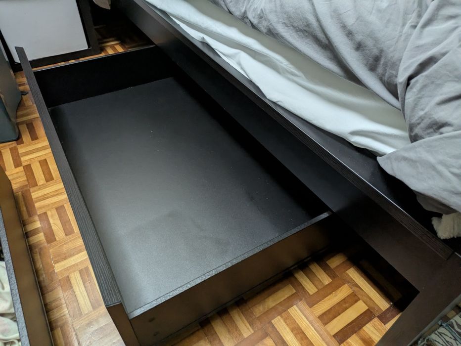 Cama IKEA Malm c/ 4 gavetões + estrado 140x200cm