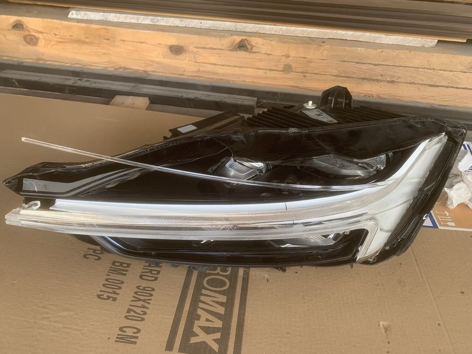 Фара VOLVO FULL LHD 32345502 xc60 ii