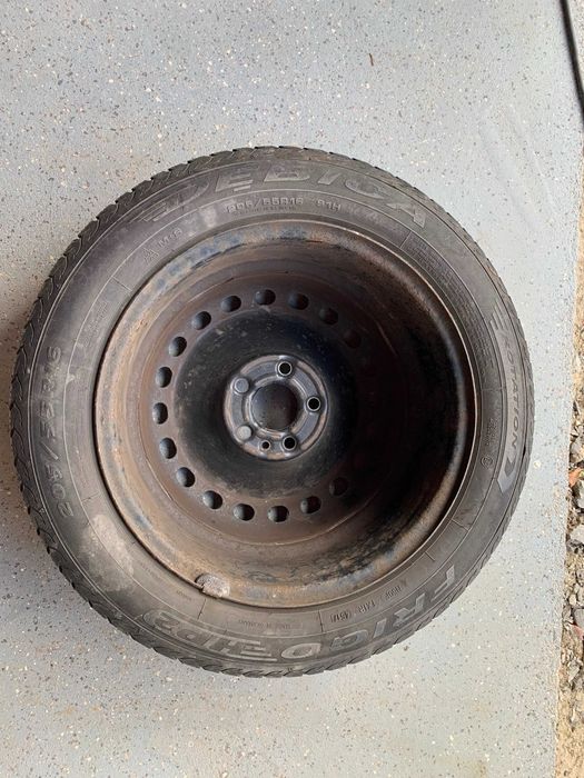 dwie felgi stalowe plus opony zimowe 205/55 R16 Dębica Frigo gratis