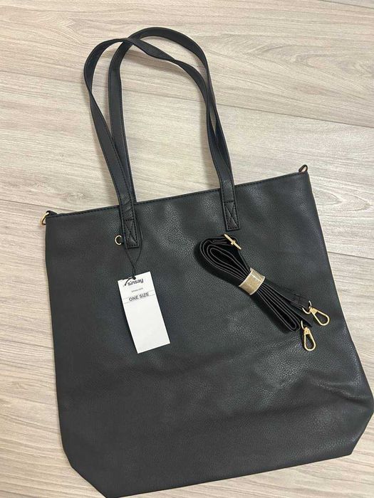 Жіноча сумка . Дуже вмістка.