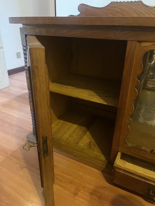 Movel madeira maciça /aparador