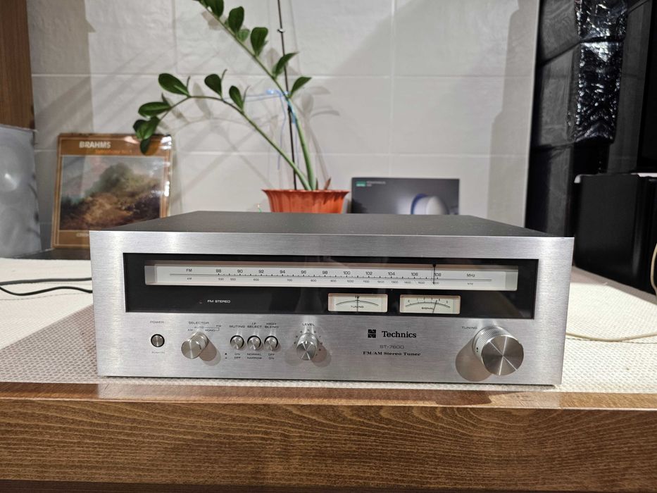 Тюнер Technics ST-7600 AM/FM Stereo Tuner