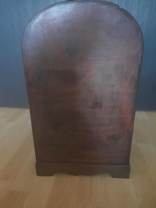 Винный шкаф. Подставка под бутылки. Бар для вина. Винна шафа.