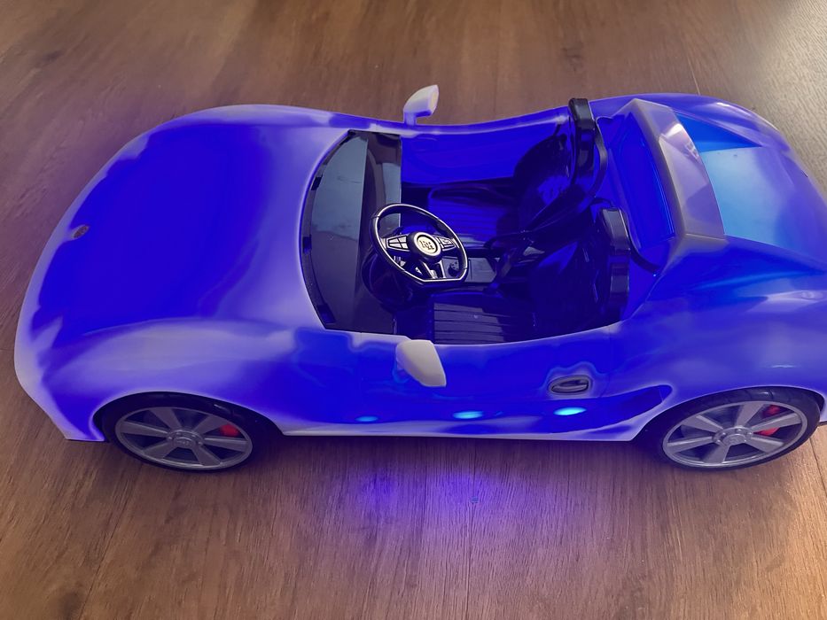 Samochod rainbow high