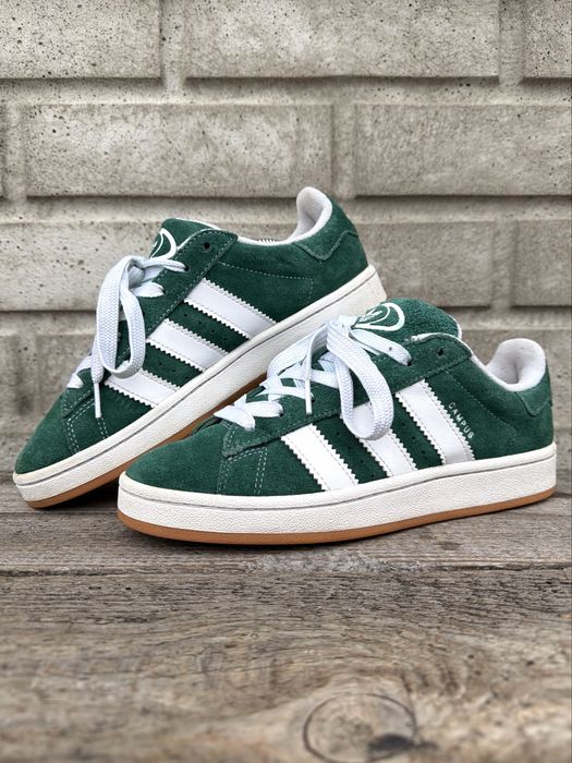Butelkowe zielone. zamszowe sneakers Adidas Campus 00s, rozmiar 40