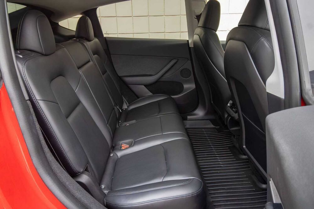 Tesla Model Y Long Range      2023