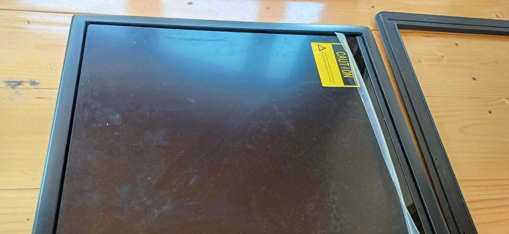 Okno w ramie 50x45 wraz z moskitiera przyczepa kamper