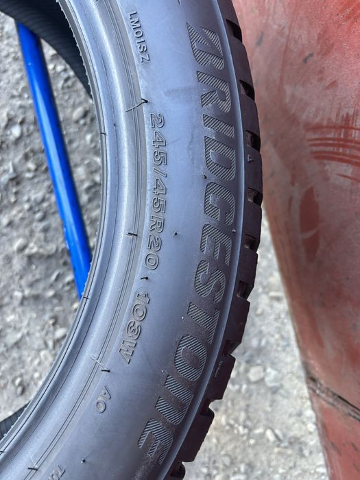 245/45/20 R20 Brigestone Blizzak LM 001 зима 1 шт