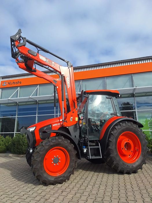 Kubota M5 112  Ciągnik rolniczy Kubota M5112 z ładowaczem czołowym MX