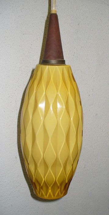 Candeeiros de tecto anos 60 com suportes em madeira