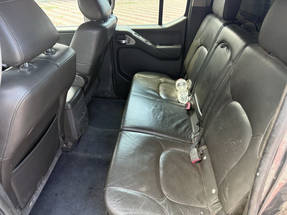 Продам Nissan Navara 4x4 лівий руль