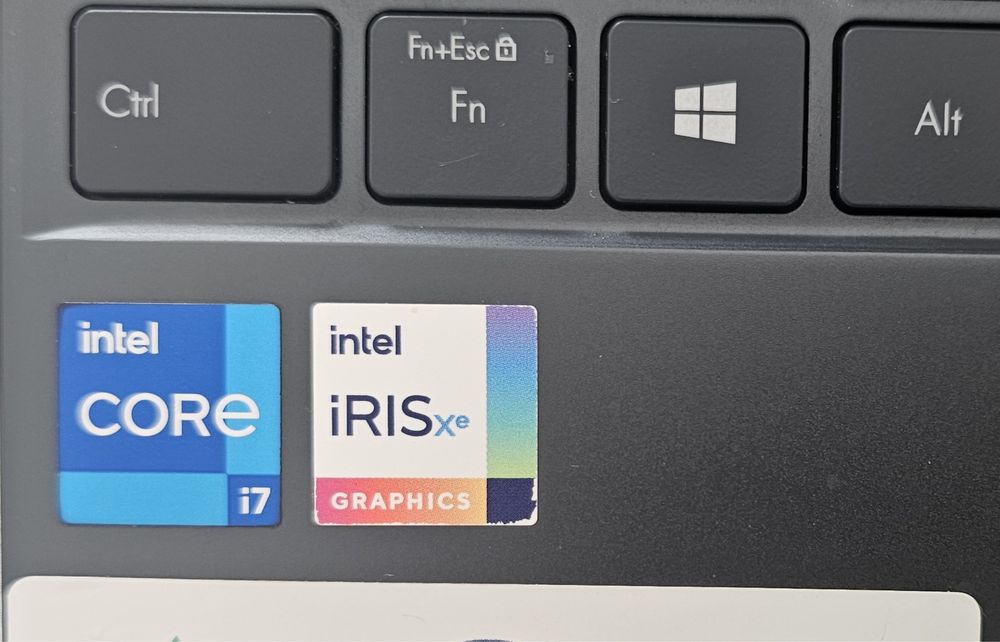 Asus ZenBook 14 UX425E