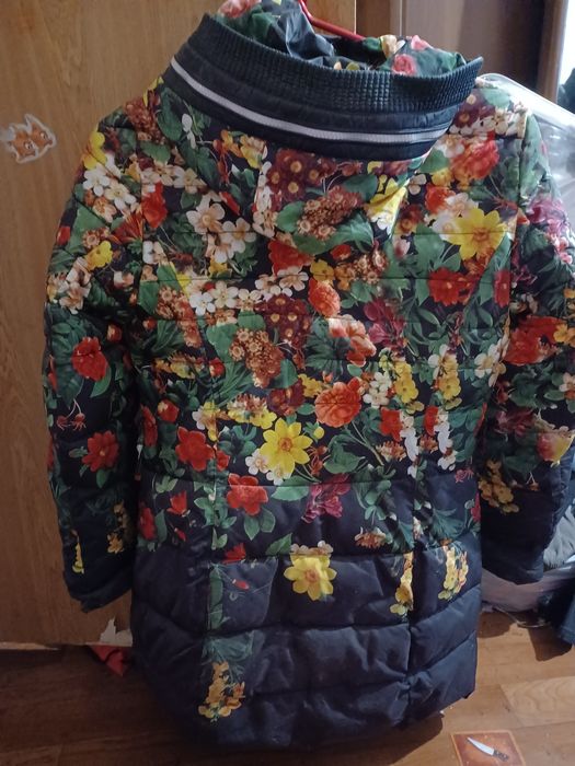 Куртка  на девочку  подростка