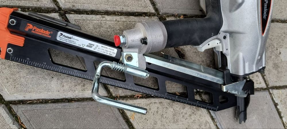 Цвяхозабивач Paslode F350-s(пневматичний пістолет)