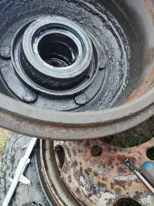 Гальмівний барабан-ступиця Mercedes 814-817