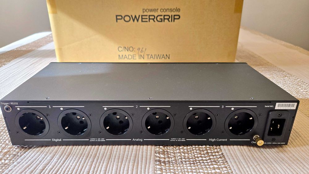 PowerGrip YG-2 Power Conditioner, Distributer and Filter, with HiFi Tuning Fuse