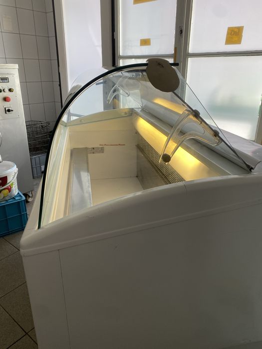 Witryna na lody ISA Isetta na 7 kuwet