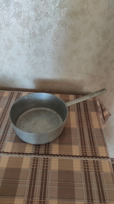 Продам сотейник 4л.