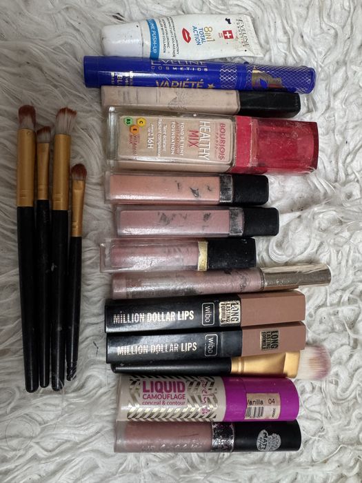 zestaw używanych kosmetyków