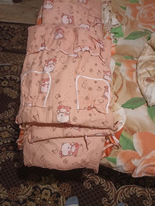 В детскую кроватку,бант,сетка,и все остальное