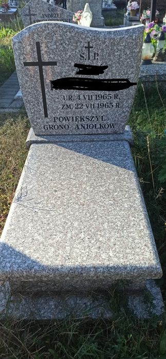 Nagrobek używany dla dzieci/urny