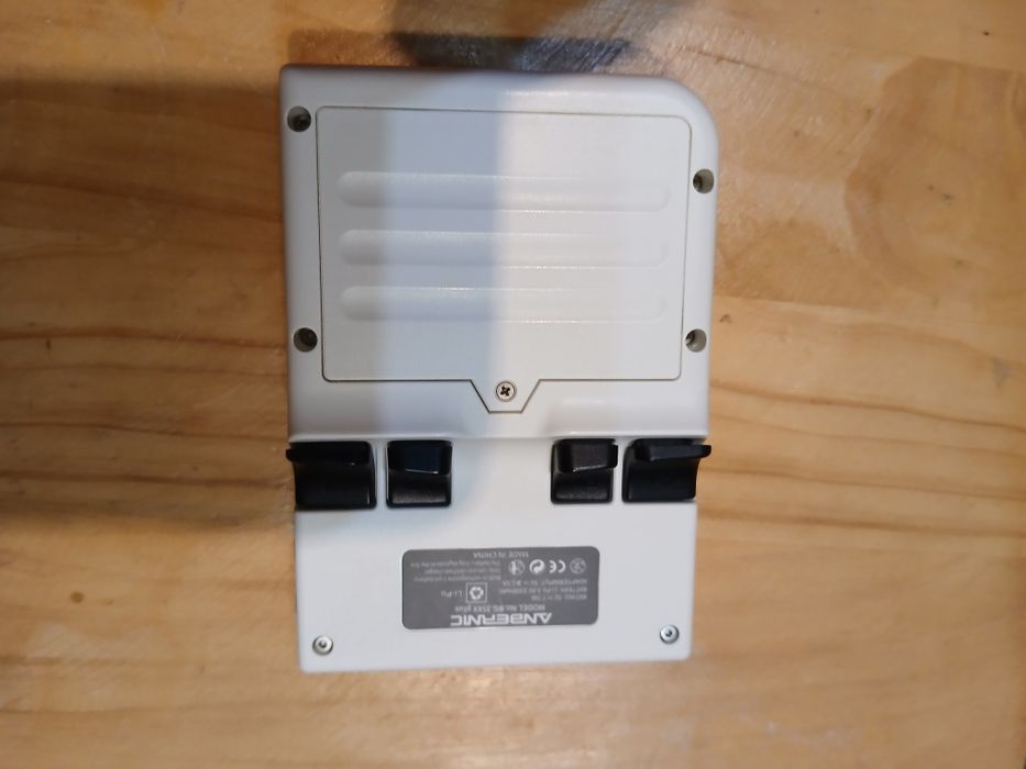 Anbernic Rg35xx Plus i dwie karty pamięci micro SD 64GB + 32GB