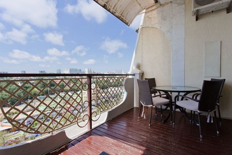 от Хозяина. 2 СПАЛЬНИ-ЗАЛ, ВИД НА МОРЕ, терраса, Аркадийский дворец