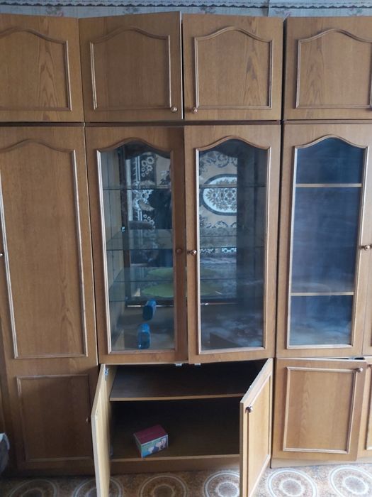 Шафи з антресолями