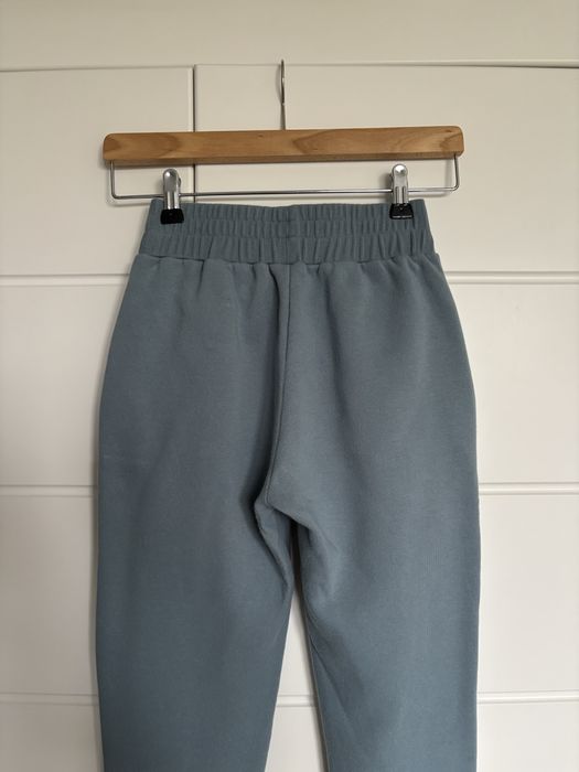 Jasnoniebieskie mięciutkie dresy Misha 32/34