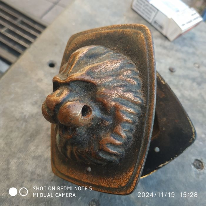 Ручка Лев бронза