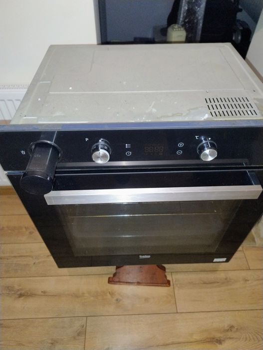 Piekarnik elektryczny do zabudowy BEKO